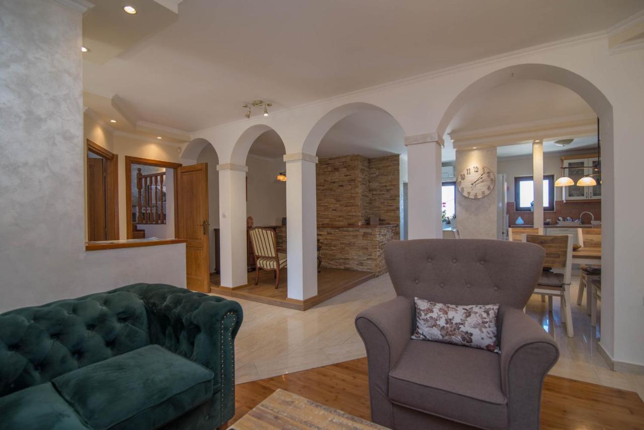 Nereo Appartement Mali Lošinj Buitenkant foto