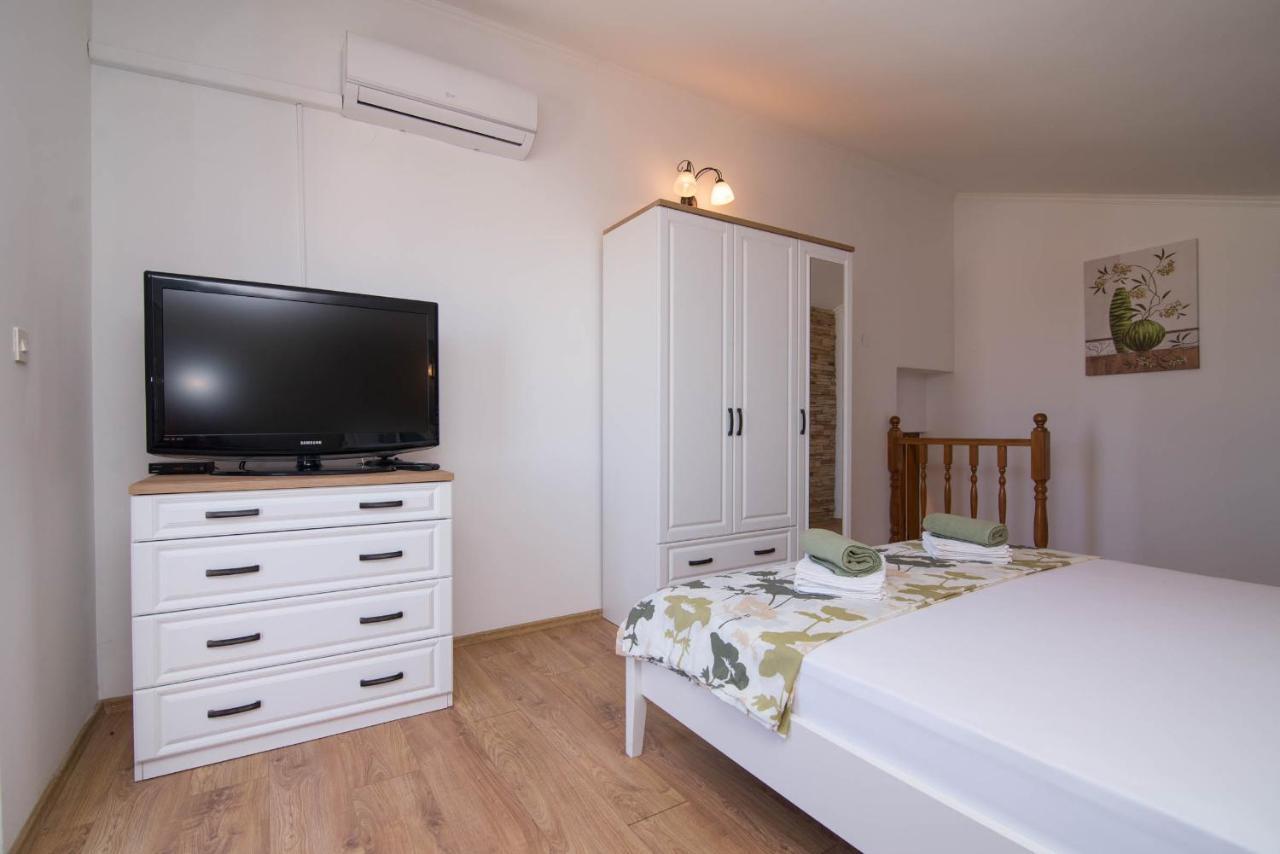 Nereo Appartement Mali Lošinj Buitenkant foto